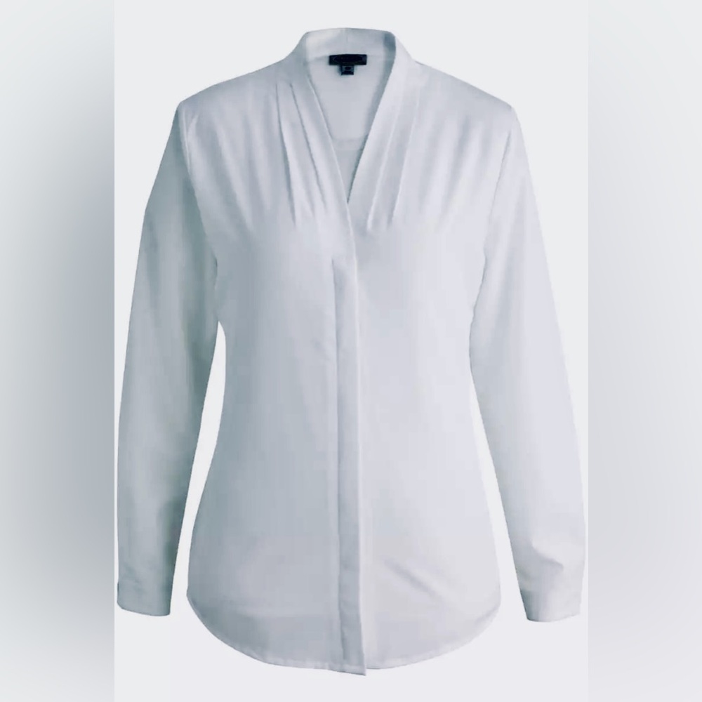 3/$30 Edwards Ladies' V-Neck Ls Blouse Size XL Pre Loved